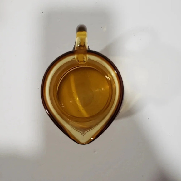 Vintage set if 2 Amber Glass Pitchers. - Picture 7 of 13